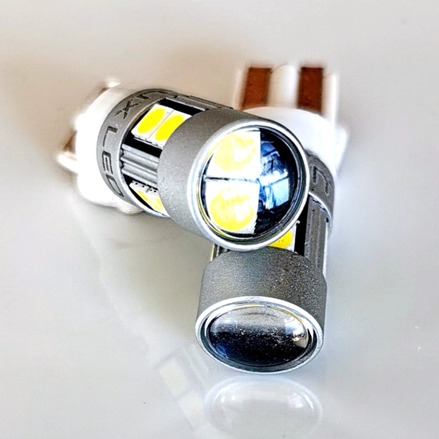 Ισχυρό φως LED W5W T10 με 2 λαμπτήρες